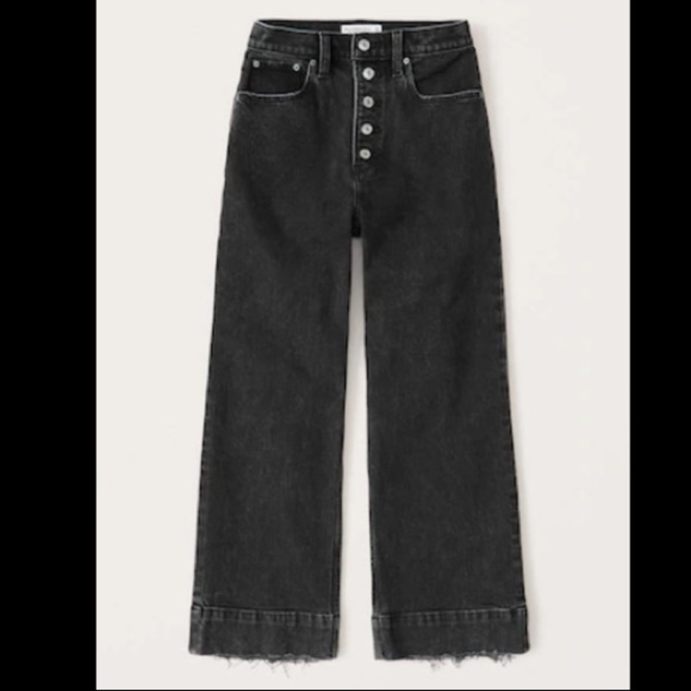 NWT Abercrombie + Fitch Ultra High-rise Crop Jean